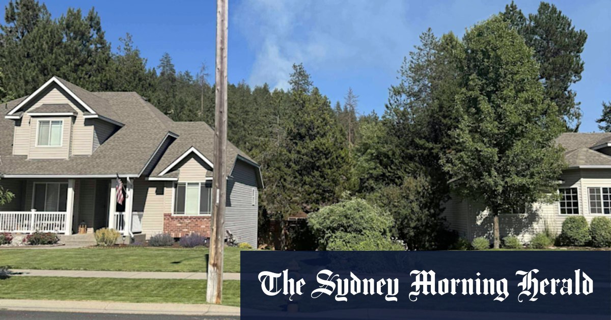 The police taking the sniper fire in us after bombs have attached, two killed, in Idaho