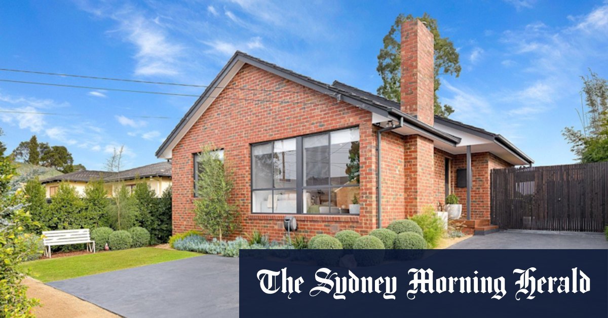 A pair again engaged wins fight for $ 852,000 in Frankston North