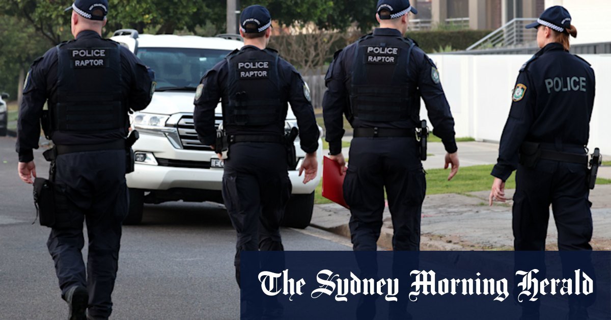 The pair of the sunshine coast tender lived by the alleged Sydney gang the members