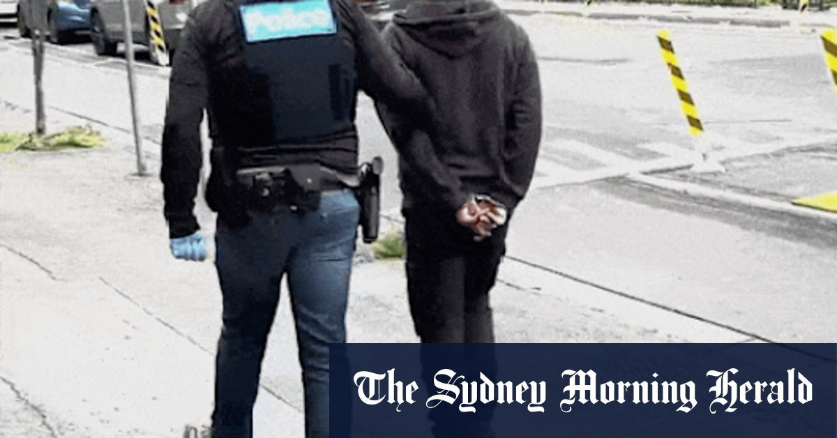 Three people in charge of assault and affray after the storms of Israeli Restaurant