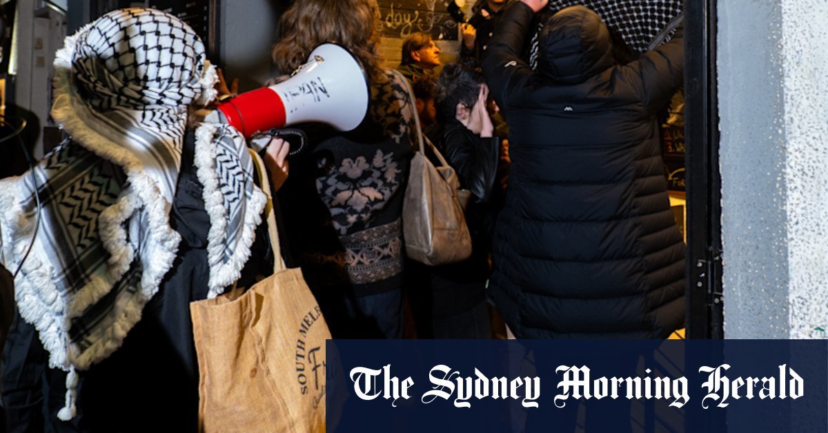 Victoria Police Police did not tell you with confronters before the Miznon restaurant rampage