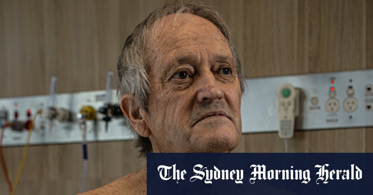 Australian man receives the implant of the heart in the St Vincent's Hospital in the world before